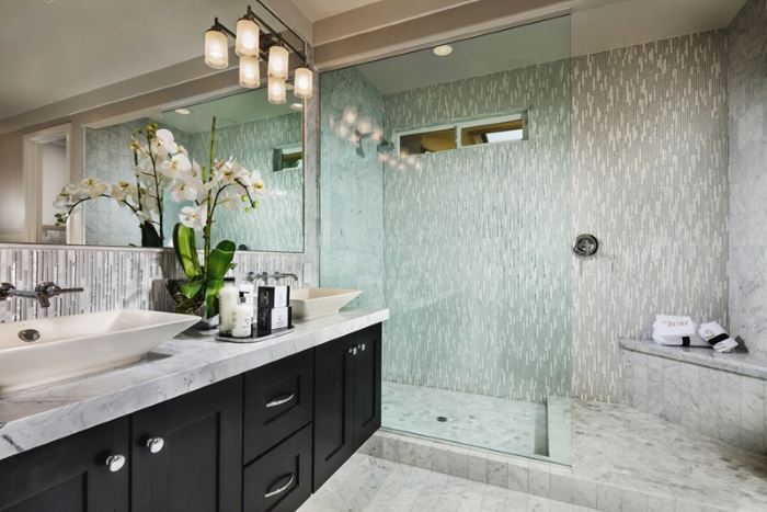 Toll Brothers master bath in Vista Dulce at the Mesa, Summerlin